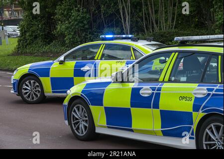 Belgrave Middleway, Birmingham, 16th mai 2023 - Un homme est mort après avoir été frappé par un véhicule en traversant une route principale à travers le centre-ville de Birmingham mardi après-midi. Les ambulanciers paramédicaux ont travaillé sur le cycliste, mais il a été déclaré mort sur les lieux. La police des West Midlands a fermé les deux côtés de Belgrave Middleway, une rocade de 3 voies traversant le centre-ville, causant des bouchons de circulation alors que les policiers enquêtent sur la mort des hommes. La police des West Midlands a déclaré à l'époque: «Nous sommes actuellement confrontés à une collision sérieuse sur Belgrave Middleway entre les jonctions de Horton Square et Haden Circus. 'Le Banque D'Images