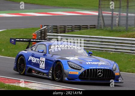 Jordan Love - Haupt Racing Team - conduite de Mercedes-AMG GT3 numéro 77 dans le défi mondial 2023 GT Europe Sprint Cup à Brands Hatch en mai 2023 Banque D'Images