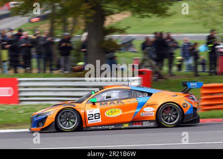 Jacopo Guidetti - Nova Race - conduite de Honda NSX GT3 numéro 28 dans le défi mondial GT 2023 coupe Sprint Europe à Brands Hatch en mai 2023 Banque D'Images