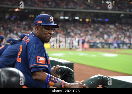Houston Astros Manager Dusty Baker Jr. (12) dans le bas de la cinquième salle à manger pendant le jeu MLB entre les Cubs de Chicago et les Astros de Houston sur M Banque D'Images