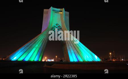 La Tour Azadi est une attraction touristique située à Téhéran, la capitale de l'Iran, et est le symbole de la ville. Banque D'Images