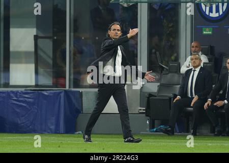 Milan, Italie. 16th mai 2023. Simone Inzaghi entraîneur en chef du FC Internazionale lors de la demi-finale de la Ligue des champions de l'UEFA deuxième match entre le FC Internazionale et l'AC Milan au Stadio San Siro, Milan, Italie, le 16 mai 2023. Credit: Giuseppe Maffia/Alay Live News Banque D'Images