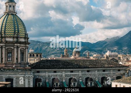 Toits à Palerme, Italie en janvier Banque D'Images