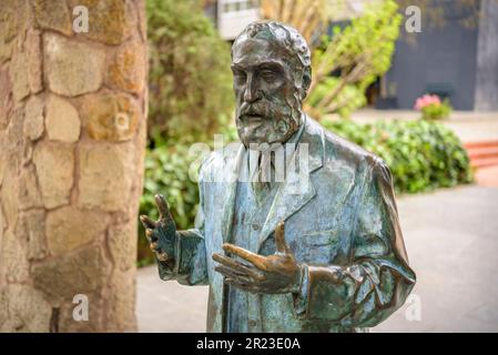 Sculpture d'Antoni Gaudi à l'entrée de la porte Miralles, l'une de ses œuvres les plus inconnues de Barcelone (Catalogne, Espagne) Banque D'Images