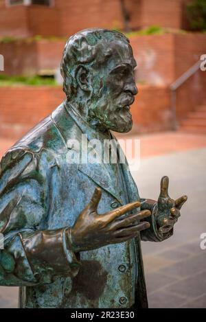 Sculpture d'Antoni Gaudi à l'entrée de la porte Miralles, l'une de ses œuvres les plus inconnues de Barcelone (Catalogne, Espagne) Banque D'Images