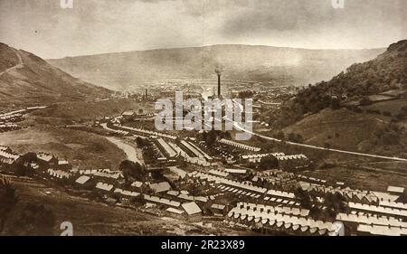 Pays de Galles en 1939 - Une scène typique dans une vallée d'extraction de charbon gallois Banque D'Images
