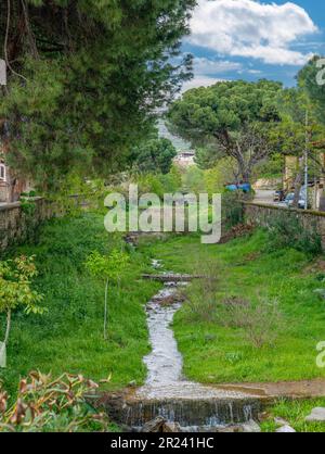 Ruisseau Birgi dans la ville de Birgi situé dans le district de Odemiş de la province d'Izmir en Turquie Banque D'Images