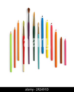 Jeu de crayons et crayons colorés sur fond blanc. Masque Banque D'Images