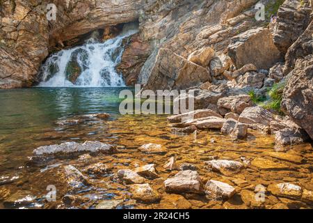 L'exécution de Eagle Falls dans le parc national des Glaciers Banque D'Images