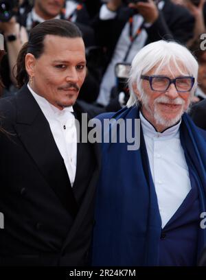 Johnny Depp et Pierre Richard assistent à la première et à la cérémonie d'ouverture « Jeanne du Barry » lors du Festival annuel du film de Cannes 76th sur 16 mai 2023 à Cannes, France. Crédit : DGP/imageSPACE/MediaPunch Banque D'Images