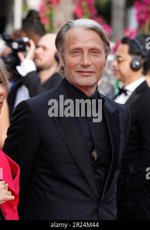Mads Mikkelsen assiste à la première et à la cérémonie d'ouverture de 'Jeanne du Barry' lors du Festival annuel du film de Cannes 76th sur 16 mai 2023 à Cannes, France. Crédit : DGP/imageSPACE/MediaPunch Banque D'Images