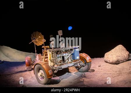 Houston USA 4th février 2023: Lunar Roving Vehicle (LRV) au centre spatial de Houston. Un rover à quatre roues alimenté par batterie utilisé sur la Lune Banque D'Images