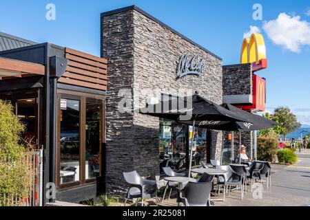 McDonalds Cafe/Restaurant, Lac Taupo, Île du Nord, région de Waikato, Nouvelle-Zélande. Banque D'Images