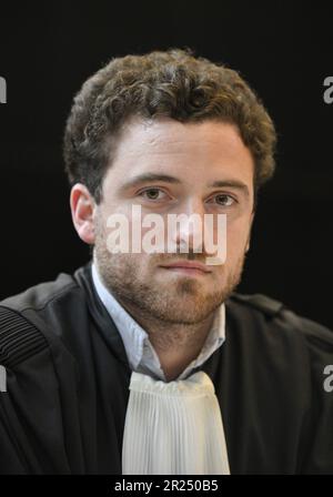 Mons, Belgique. 17th mai 2023. L'avocat Lucas Rodriguez a photographié pendant la session de constitution du jury au procès assizes de Johnny Vanhoutte et Claudy Putman, pour plusieurs vols avec violence, avec plusieurs circonstances aggravantes, y compris celle du meurtre, devant le tribunal d'assises de la province de Hainaut à Mons le mercredi 17 mai 2023. Le 18 juin 2020, peu avant 8pm, Gregory Doucet (46 ans) a été abattu dans la poitrine dans une maison de la rue du Bas-quartier, au centre de Tournai BELGA PHOTO JOHN THYS crédit: Belga News Agency/Alay Live News Banque D'Images