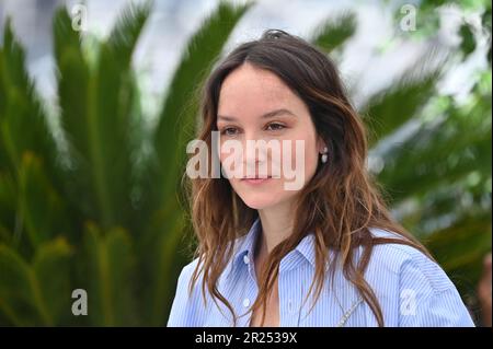 Cannes, France. 17th mai 2023. CANNES, FRANCE. 17 mai 2023 : ANAIS Demoustier au photocall pour le jury de la caméra d'Or au Festival de Cannes 76th. Crédit photo : Paul Smith/Alamy Live News Banque D'Images