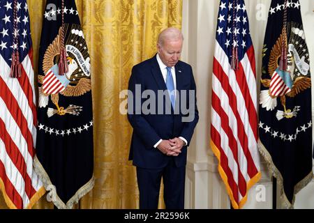 Washington, États-Unis. 17th mai 2023. Washington, États-Unis, 17 mai 2023. ÉTATS-UNIS Le Président Joe Biden attend d'honorer les récipiendaires de la Médaille de la vaillance 2021-2022 dans la salle est de la Maison Blanche à Washington sur 17 mai 2023. Photo par Yuri Gripas/ABACAPRESS.COM crédit: Abaca Press/Alay Live News Banque D'Images