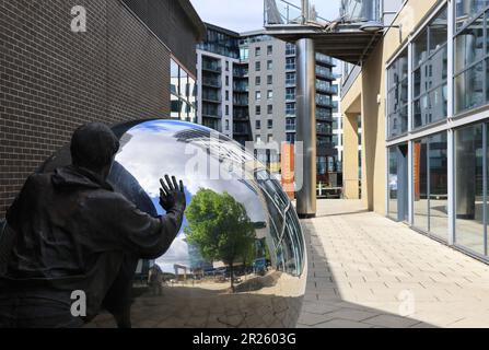 Leeds Dock, un nouveau village aquatique créatif où innovation, culture et entreprise se réunissent pour créer une nouvelle destination et un nouveau lieu de vie, au Royaume-Uni Banque D'Images