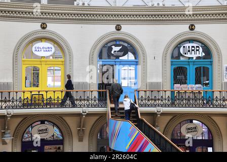 Les magasins indépendants de la Leeds Corn Exchange, qui a été commandée comme bourse de maïs en 1863, est un bâtiment classé de grade 1, dans le West Yorkshire Banque D'Images