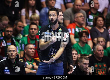 Magdebourg, Allemagne. 17th mai 2023. Handball: Ligue des Champions, SC Magdeburg - Wisla Plock, finale, knockout round, quarterfinales, seconds legs, Stade GETEC. L'entraîneur de Magdeburg, Bennett Wiegert gestes. Crédit : Ronny Hartmann/dpa-Zentralbild/dpa/Alay Live News Banque D'Images