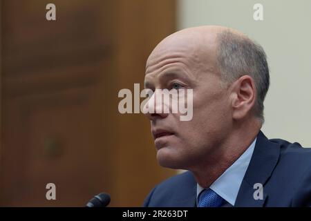 17 mai 2023, Washington, Distric of Columbia, Etats-Unis : l'ancien PDG de la Silicon Valley Bank GREG BECKER témoigne devant le Comité des services financiers de la Chambre de la surveillance continue des défaillances de la Banque régionale lors d'une audience, aujourd'hui sur 17 mai 2023 à Rayburn HOB/Capitol Hill à Washington DC, Etats-Unis. (Credit image: © Lénine Nolly/ZUMA Press Wire) USAGE ÉDITORIAL SEULEMENT! Non destiné À un usage commercial ! Banque D'Images