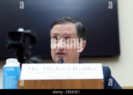 17 mai 2023, Washington, Distric of Columbia, Etats-Unis : Michael ROFFLER, ancien PDG de la First Republic Bank, témoigne devant le Comité des services financiers de la Chambre de la surveillance continue des défaillances des banques régionales lors d'une audience, aujourd'hui sur 17 mai 2023 à Rayburn HOB/Capitol Hill à Washington DC, Etats-Unis. (Credit image: © Lénine Nolly/ZUMA Press Wire) USAGE ÉDITORIAL SEULEMENT! Non destiné À un usage commercial ! Banque D'Images