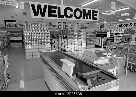 Safeway's Food Barn, produits alimentaires à prix réduit, ouverture officielle du supermarché dans le quartier Visitation Valley de San Francisco, Californie, juin 1980, Banque D'Images