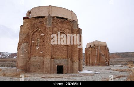 Situés dans la province iranienne de Qazvin, les tombes de Harakan ont été construites au siècle 11th. Banque D'Images