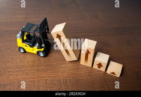 Atteignez de nouveaux sommets. Entreprises et industrie. Mouvement vers l'objectif. Motivation, développement personnel. Définissez de nouveaux objectifs pour atteindre les objectifs précédents. Relever le t Banque D'Images