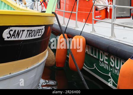 Saint-Tropez France - 17 mai 2023, à l'aube de ces 465th Bravades sur 16 mai, 17 et 18, plusieurs moments marqueront ces derniers jours. La promenade des Yoyes le dimanche marquera une dernière étape. Crédit Ilona Barna BIPHOTONEWS, Alamy Live News Banque D'Images