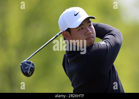 Rochester, États-Unis. 17th mai 2023. Tom Kim regarde son tee-shirt tourné sur le 7th trous lors de son tour d'entraînement pour le championnat PGA 2023 au Oakwood Country Club à Rochester, New York, mercredi, 17 mai 2023. Photo par Aaron Josefczyk/UPI crédit: UPI/Alay Live News Banque D'Images