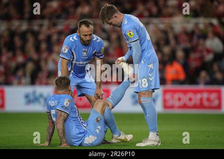 Kyle McFadzean #5 de Coventry City descend avec le camp tard dans la deuxième moitié du championnat de pari de Sky Play-off match Middlesbrough vs Coventry City au stade Riverside, Middlesbrough, Royaume-Uni, 17th mai 2023 (photo de James Heaton/News Images) Banque D'Images