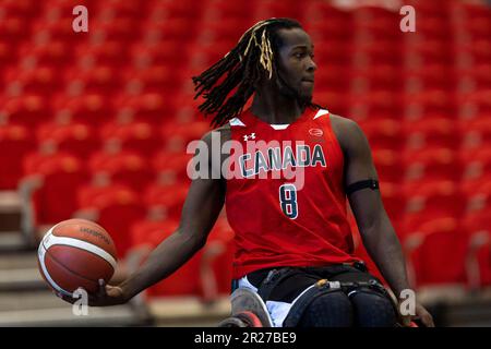 Ottawa, Canada. 17 mai 2023. Blaise Mutware (8) de l'équipe canadienne de basketball en fauteuil roulant masculin dans le cadre de l'action masculine de basketball en fauteuil roulant de l'équipe de développement du Canada contre l'équipe nationale des pays-Bas dans le cadre du tournoi d'Ottawa à l'Université Carleton. Copyright Sean Burges 2023 / Mundo Sport Images / Alamo Live News. Banque D'Images