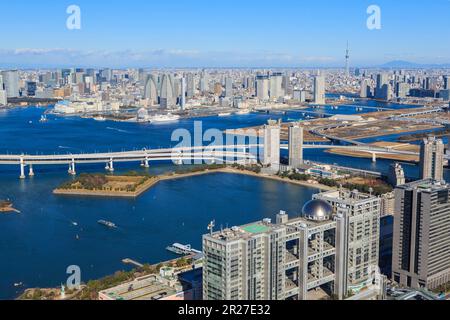 La région autour d'Odaiba et Tokyo Skytree depuis le haut de Koto Ward Banque D'Images