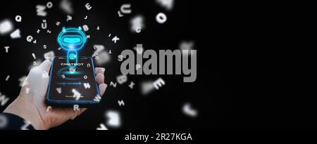 Chatbot parle le concept du langage humain. La main d'un homme tient un smartphone avec un assistant vocal d'IA générative, l'intelligence artificielle de conversation Banque D'Images