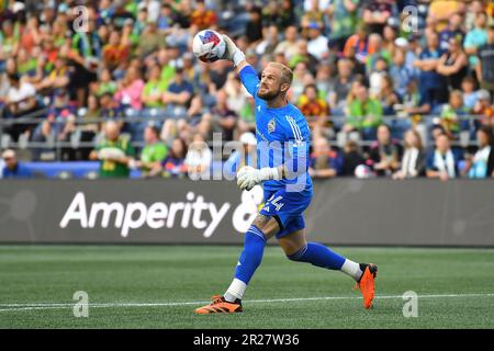 Seattle, WA, États-Unis. 22nd avril 2023. Stefan Frei, gardien de but des Seattle Sounders (24), lance le ballon lors du match de football MLS entre le FC Austin et le FC des Seattle Sounders au Lumen Field de Seattle, WA. Steve Faber/CSM/Alamy Live News Banque D'Images