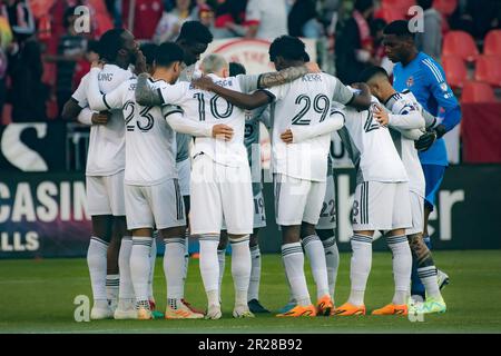 Toronto, Canada. 17th mai 2023. Les joueurs du FC de Toronto se caucus avant le match de la MLS entre le FC de Toronto et les Red Bulls de New York sur le terrain de BMO. Le jeu a terminé 0:0. (Photo par Angel Marchini/SOPA Images/Sipa USA) crédit: SIPA USA/Alay Live News Banque D'Images