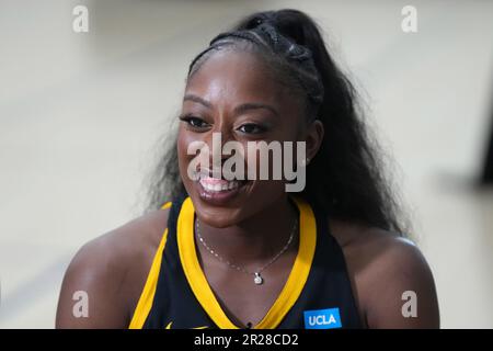 LA Sparks Monika Czinano (20 ans) réagit lors de la journée des médias, jeudi 4 mai 2023, à Torrance, Calif (Kirby Lee via AP) Banque D'Images