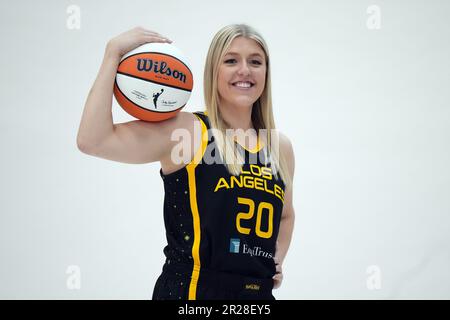 LA Sparks Monika Czinano (20 ans) pose lors de la journée des médias, jeudi 4 mai 2023, à Torrance, Calif (Kirby Lee via AP) Banque D'Images