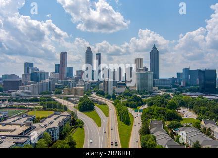 Vue sur le centre-ville d'Atlanta depuis le pont Jackson Street Bridge Banque D'Images