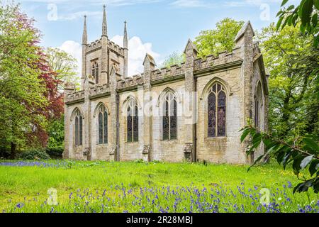 Printemps à la chapelle gothique géorgienne de Bromyard construite en 1799 par George Byfield à Brockhampton près de Bromyard, Herefordshire, Angleterre Royaume-Uni Banque D'Images