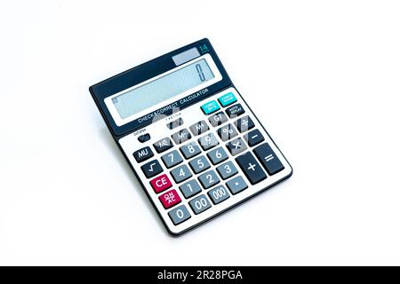 Calculatrice avec de grands boutons isolés sur fond blanc Banque D'Images