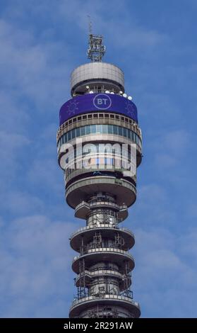 Londres, Royaume-Uni. 18th mai 2023. Une vue de la Tour BT dans le centre de Londres, comme l'annonce le géant des télécommunications, il va réduire de 55 000 emplois d'ici 2030, avec des technologies dont l'IA devrait remplacer une partie du personnel. Credit: Vuk Valcic/Alamy Live News Banque D'Images