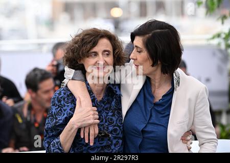 Elisabeth Perez (à gauche) et Directrice, Catherine Corsini, participant à la séance photo pour le Homecoming lors du Festival de Cannes 76th à Cannes, France. Date de la photo: Jeudi 18 mai 2023. Le crédit photo devrait se lire comme suit : Doug Peters/PA Wire Banque D'Images