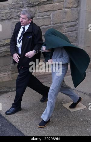 Photo non publiée antérieurement, datée du 09/02/23, d'Andrew Miller (couvert), dirigé par le tribunal du shérif de Selkirk à la suite d'une audience antérieure. Miller, 53 ans, a admis avoir enlevé une fille âgée d'une école primaire alors qu'elle était habillée comme une femme avant de l'agresser sexuellement à plusieurs reprises pendant plus de 24 heures. Date de publication : jeudi 18 mai 2023. Banque D'Images