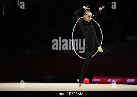 Bakou, Azerbaïdjan. 18th mai 2023. Milli Gimnastika rena, Bakou, Azerbaïdjan, 18 mai 2023, KARIKA PolinaUKR hoop lors des championnats européens de gymnastique rythmique - personnes âgées - Gym crédit: Live Media Publishing Group/Alay Live News Banque D'Images