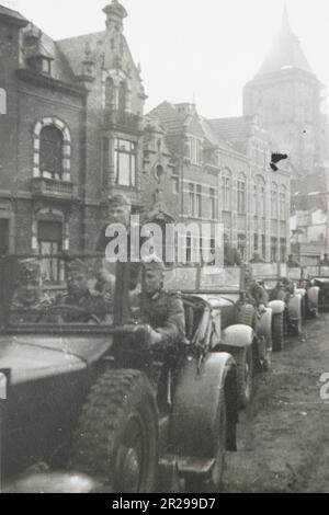Des soldats allemands envahissent Gondreville, oise, France Banque D'Images