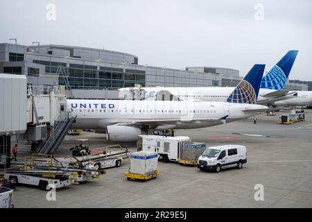 États-Unis. 09th mars 2023. Avions United Airlines sur le tarmac à l'aéroport international de San Francisco (SFO), San Francisco, Californie, 9 mars 2023. (Photo par Smith Collection/Gado/Sipa USA) crédit: SIPA USA/Alay Live News Banque D'Images