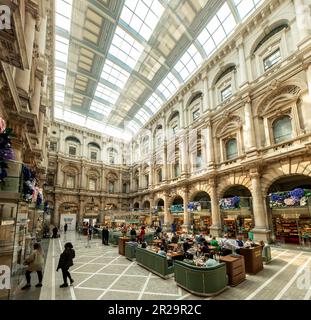 Londres - 2023 mai : la Royal Exchange Bank sur Threadneedle Street, à l'extérieur de Bank Station. Bâtiment historique classé 1. Banque D'Images