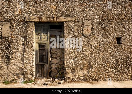 Maison abandonnée dans le quartier Santiago de Merida Yucatan Mexique Banque D'Images