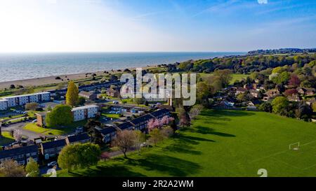 Vue aérienne, prise d'un Drone survolant Marke Wood Recreation Ground, Walmer, en regardant vers l'ouest vers Kingsdown Banque D'Images